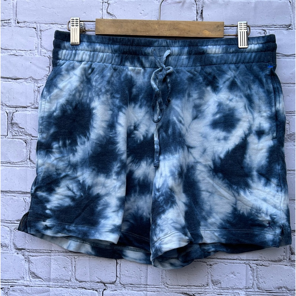 Danskin tie die shorts